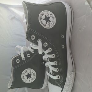 Converse Chuck Taylors - Leather